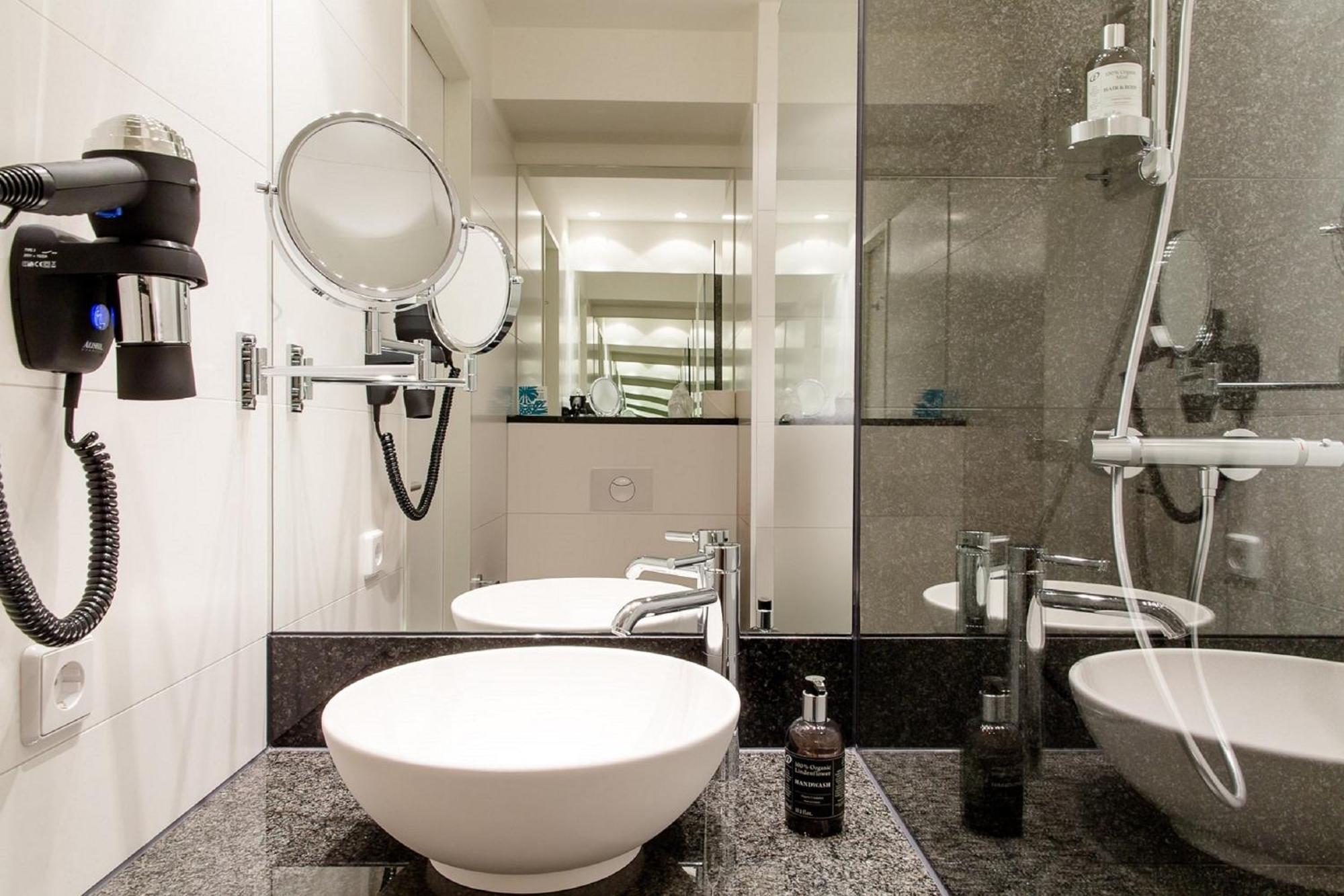 Motel One Koeln-Messe Ngoại thất bức ảnh
